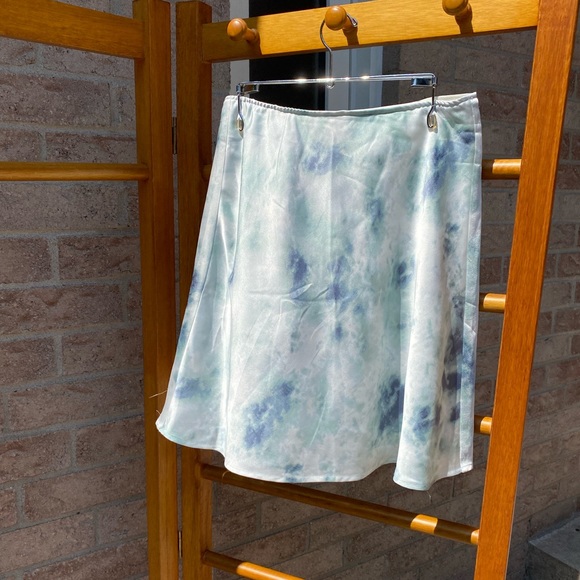 abercrombie satin mini skirt - Picture 4 of 4